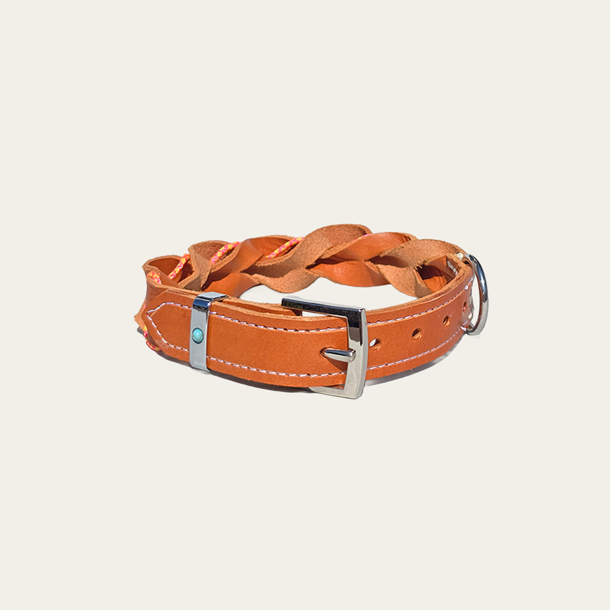Kwispel – Bruine leren hondenhalsband met oranje paracord